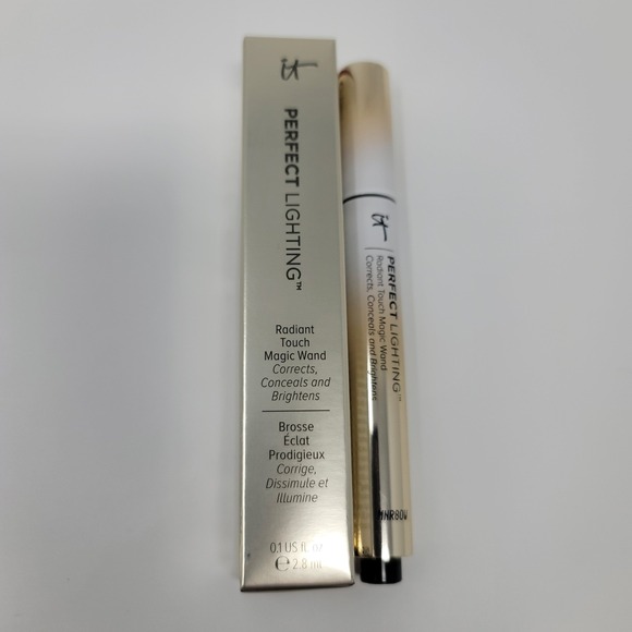 IT Cosmetics Perfect Lighting Radiant Touch Magic Wand Concealer Radiant Light - Picture 3 of 7